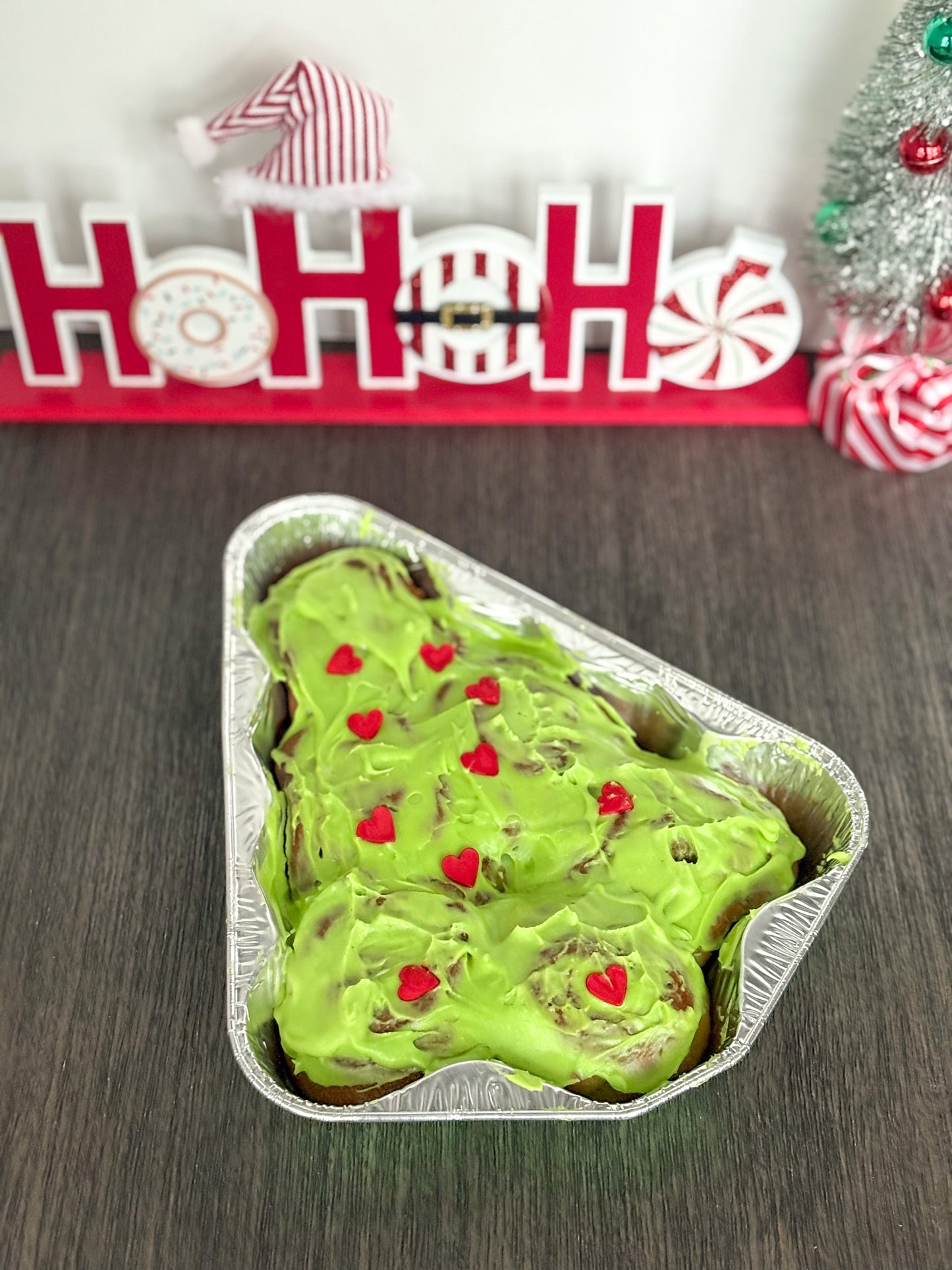 Christmas Grinch cinnamon rolls